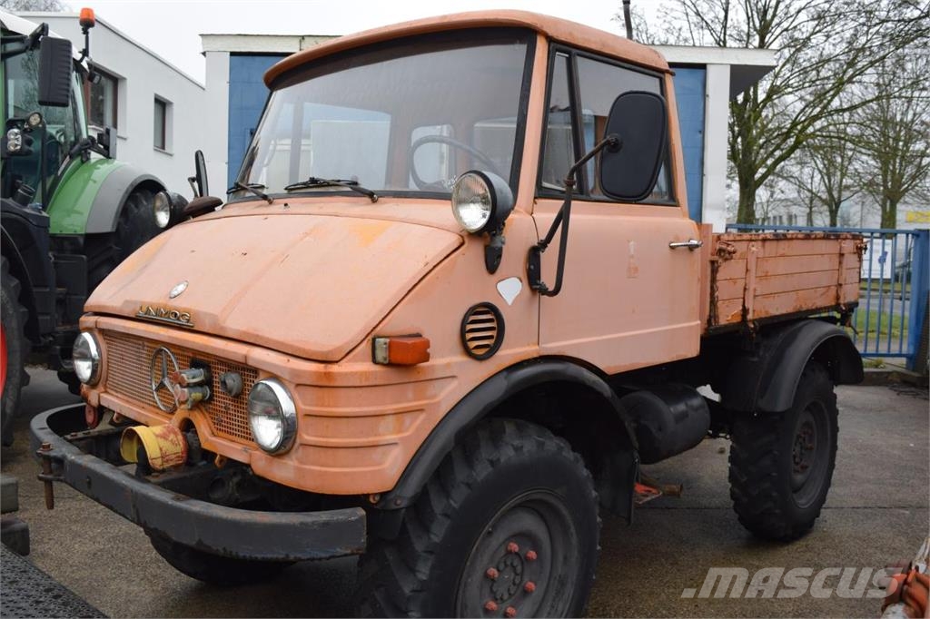 MB Trac Unimog U421 Tractors