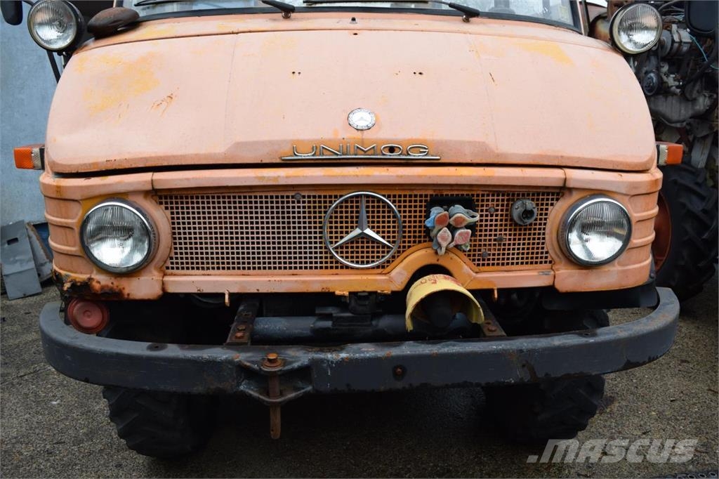 MB Trac Unimog U421 Tractors