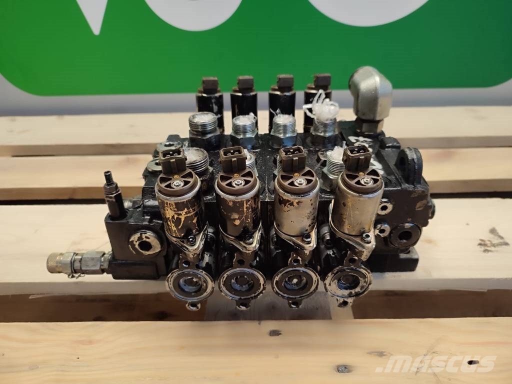 Distributor 20074311 Parker P70CF-04-BE03-012 JLG 液压