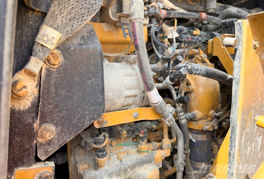 CAT 972 K Колесни товарачи