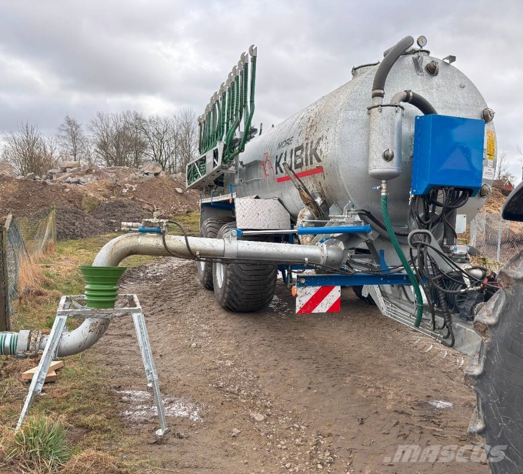 Möre kubik 14 Vakuumtankvagn Cisterne za djubrivo
