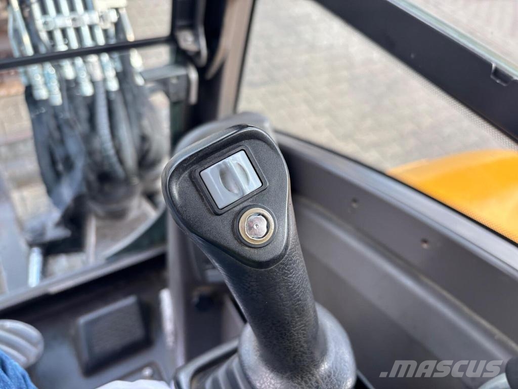 Volvo EC27C Mini pelle < 7t
