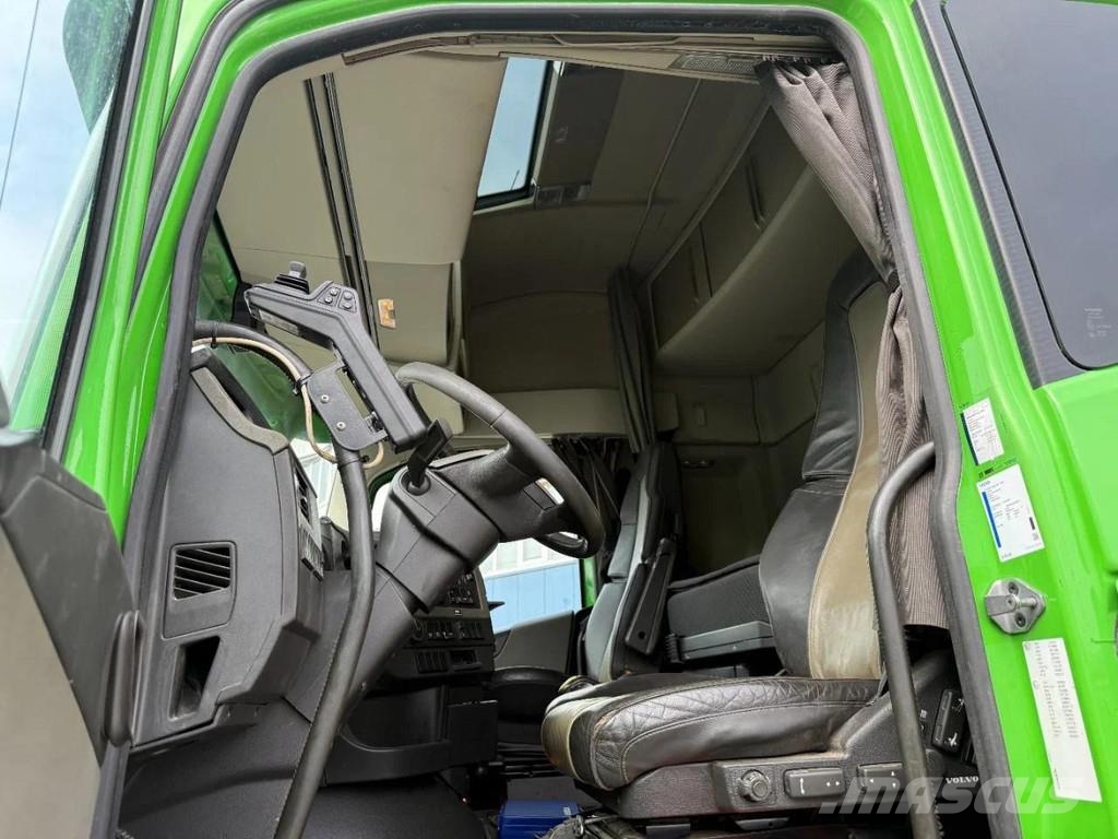 Volvo FH 16.550 8X2 EURO 6 + HIAB HOOKLIFT 20 TON شاحنات الرافعات الخطافية