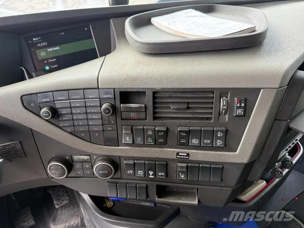 Volvo FH 16.550 8X2 EURO 6 + HIAB HOOKLIFT 20 TON شاحنات الرافعات الخطافية