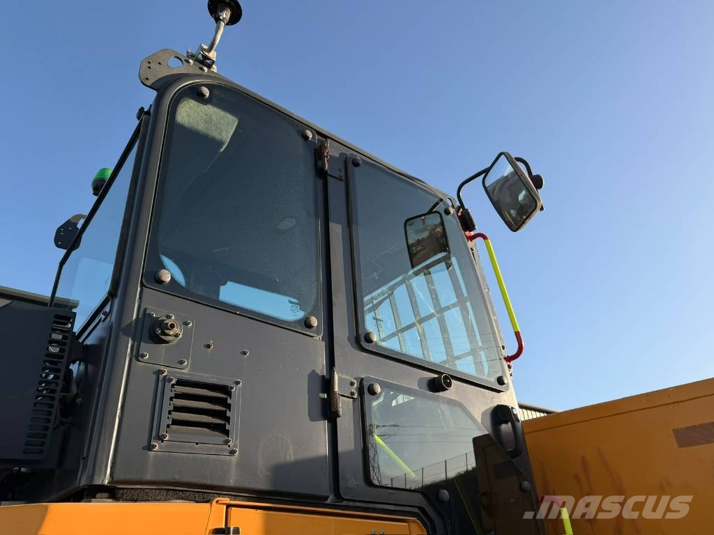 Thwaites Mach 2390 側卸礦車