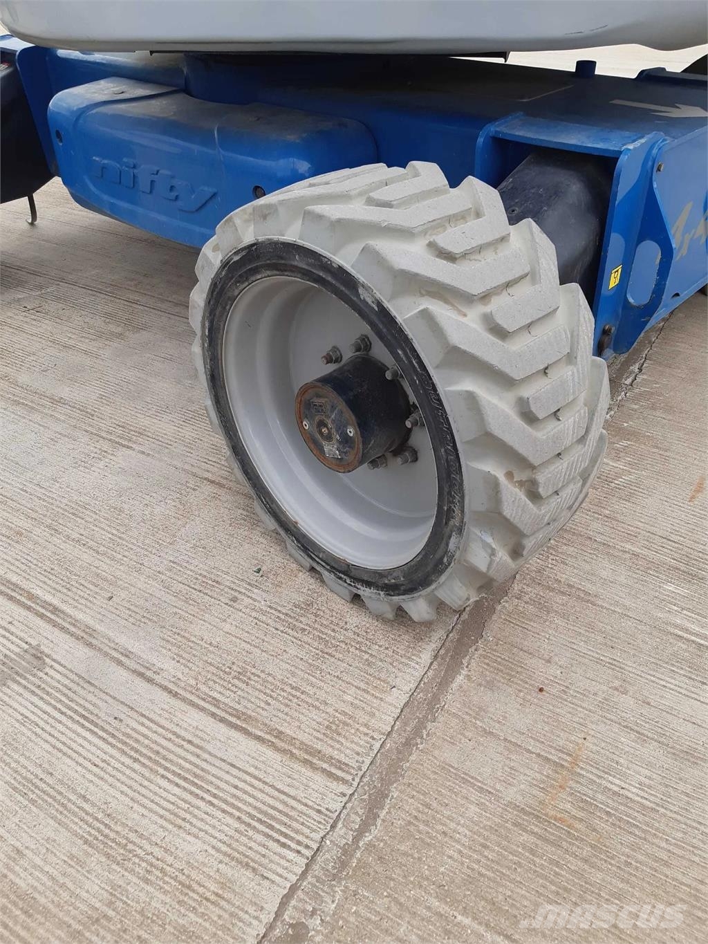 Niftylift HR 28 Hybrid 4x4 Knikarmhoogwerkers