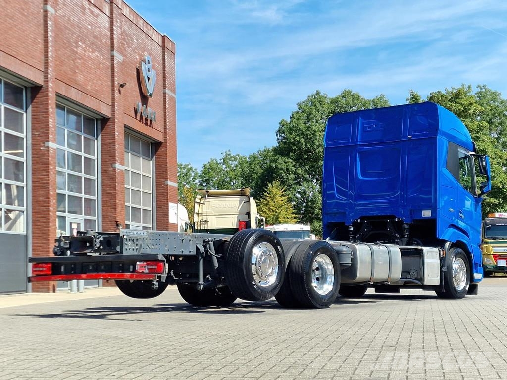 DAF XF 530 chassis 6x2*4 - 4.60 WB - Retarder - Steeri Çekiciler