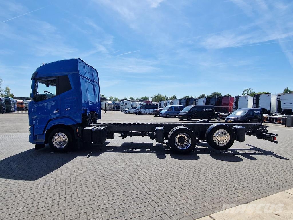DAF XF 530 chassis 6x2*4 - 4.60 WB - Retarder - Steeri Šasija ar kabīni