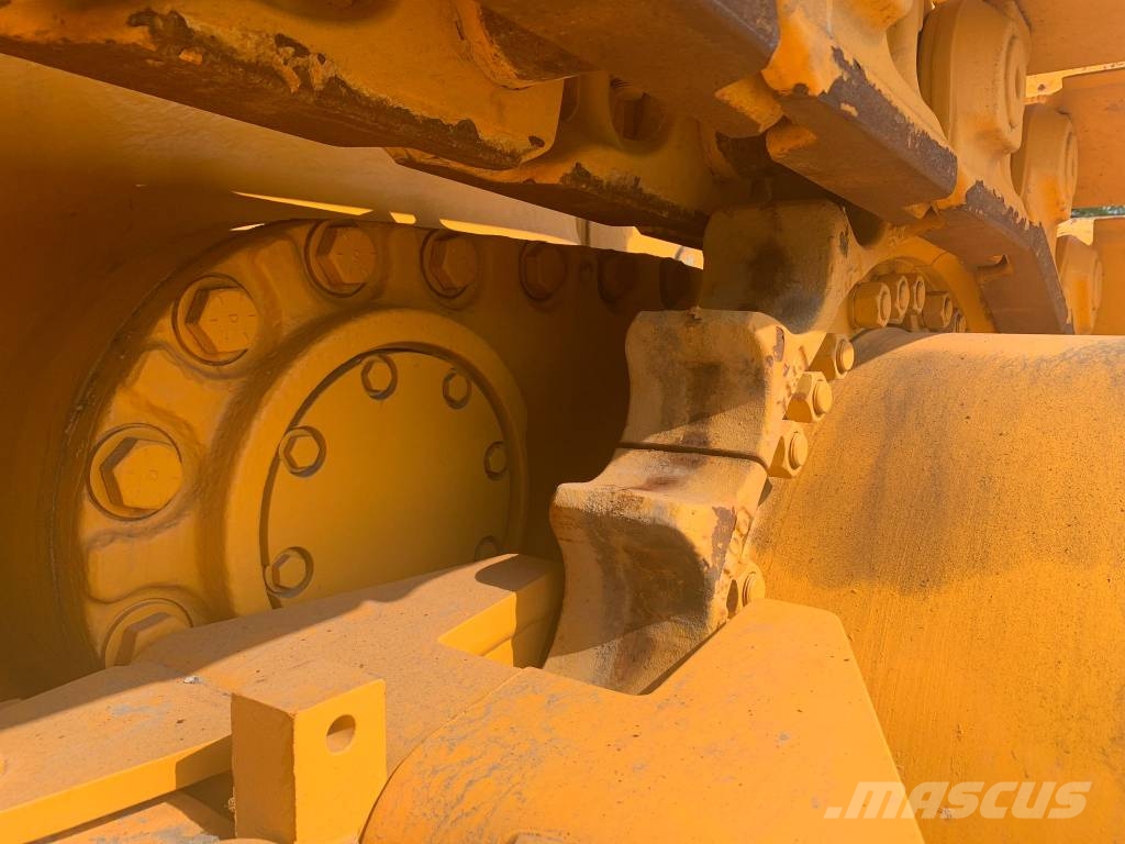 Dressta TD25M Crawler dozers