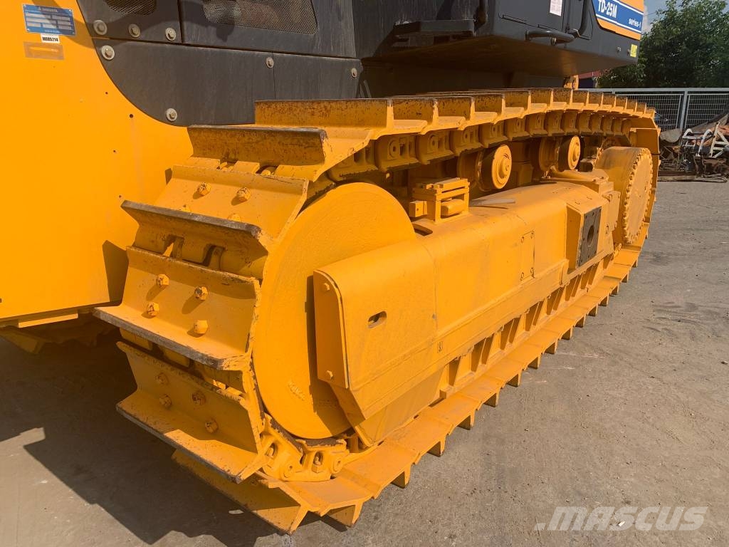 Dressta TD25M Crawler dozers