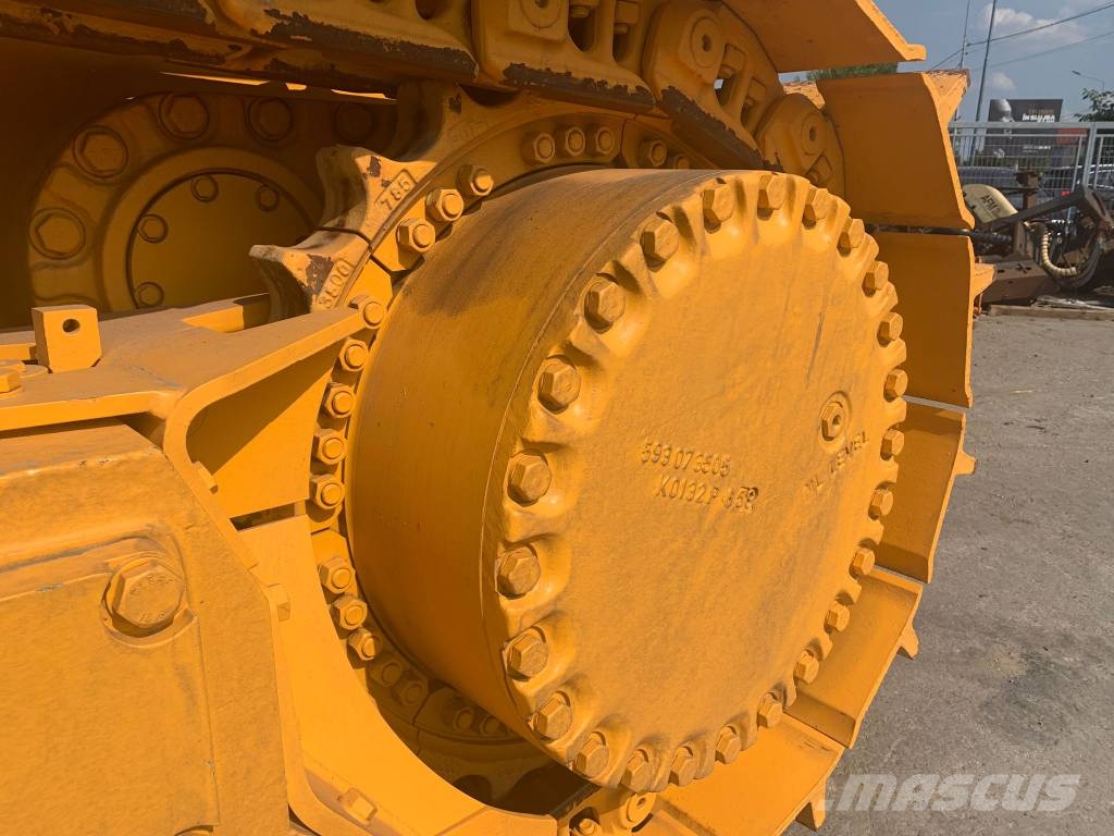 Dressta TD25M Crawler dozers