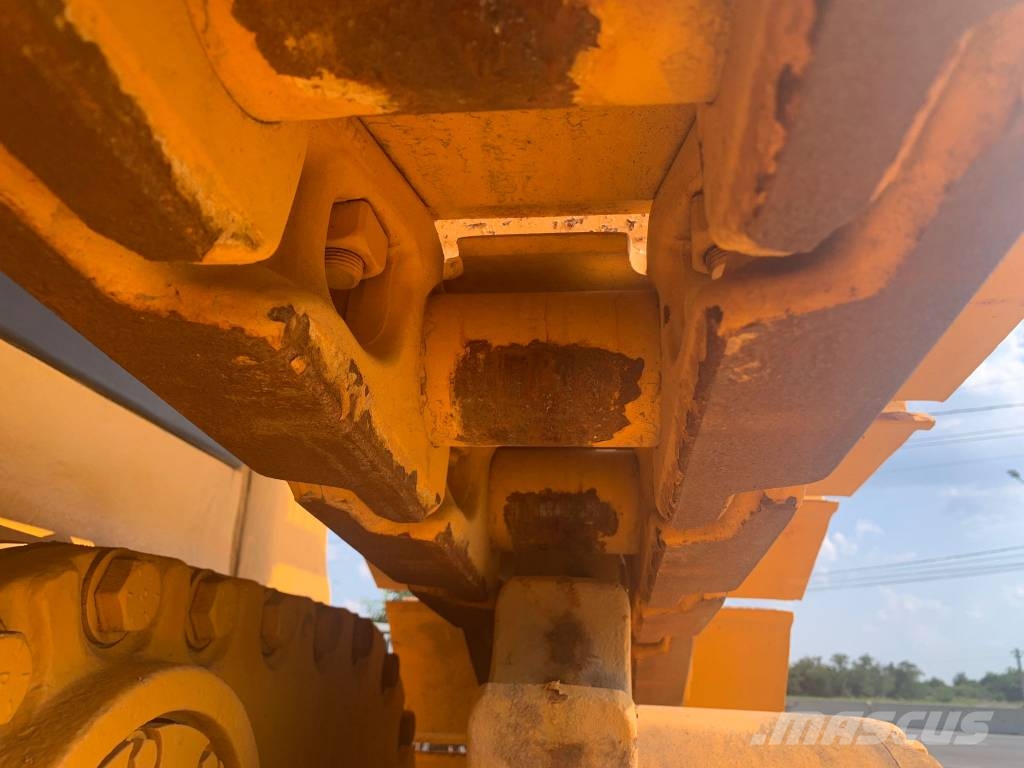 Dressta TD25M Crawler dozers