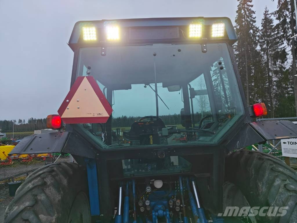 Ford County 1124 Tractores