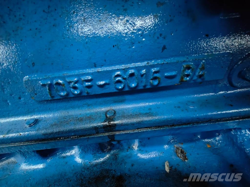 Ford County 1124 Tractores