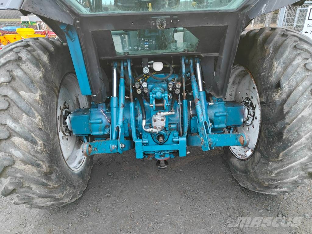 Ford County 1124 Tractores
