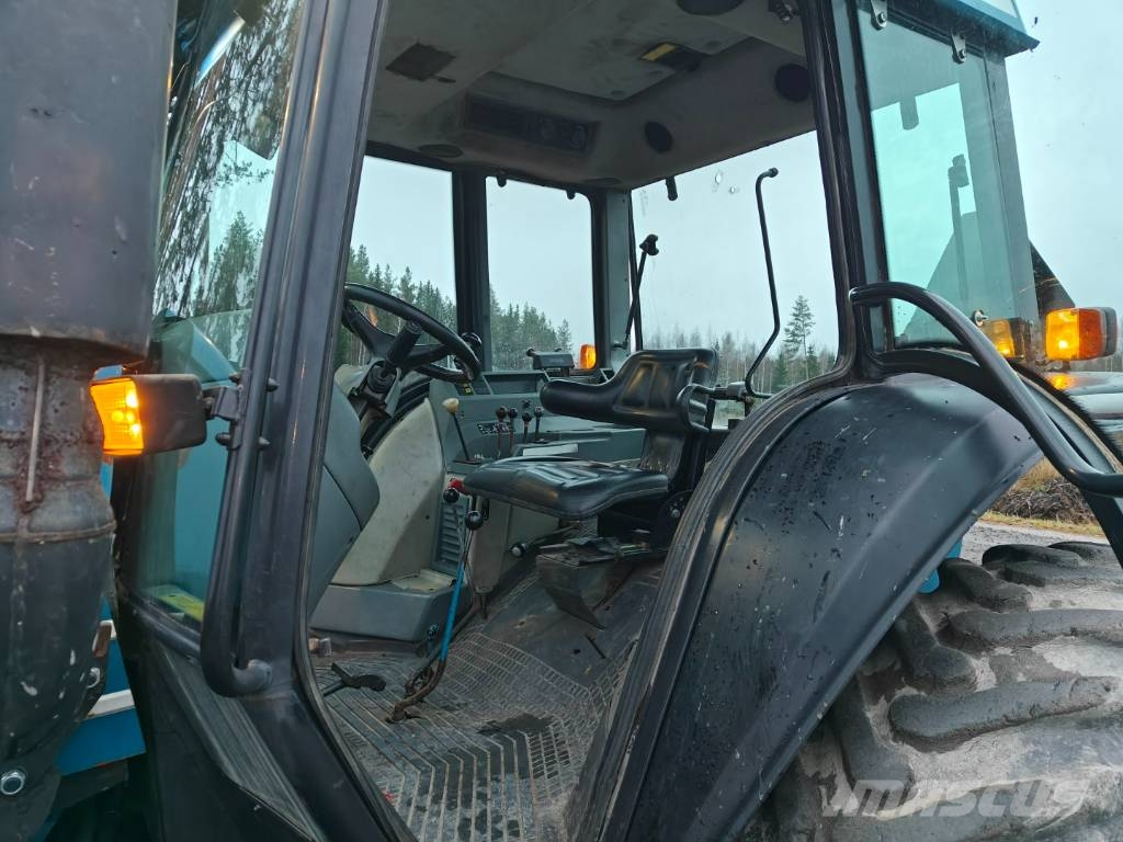 Ford County 1124 Tractores