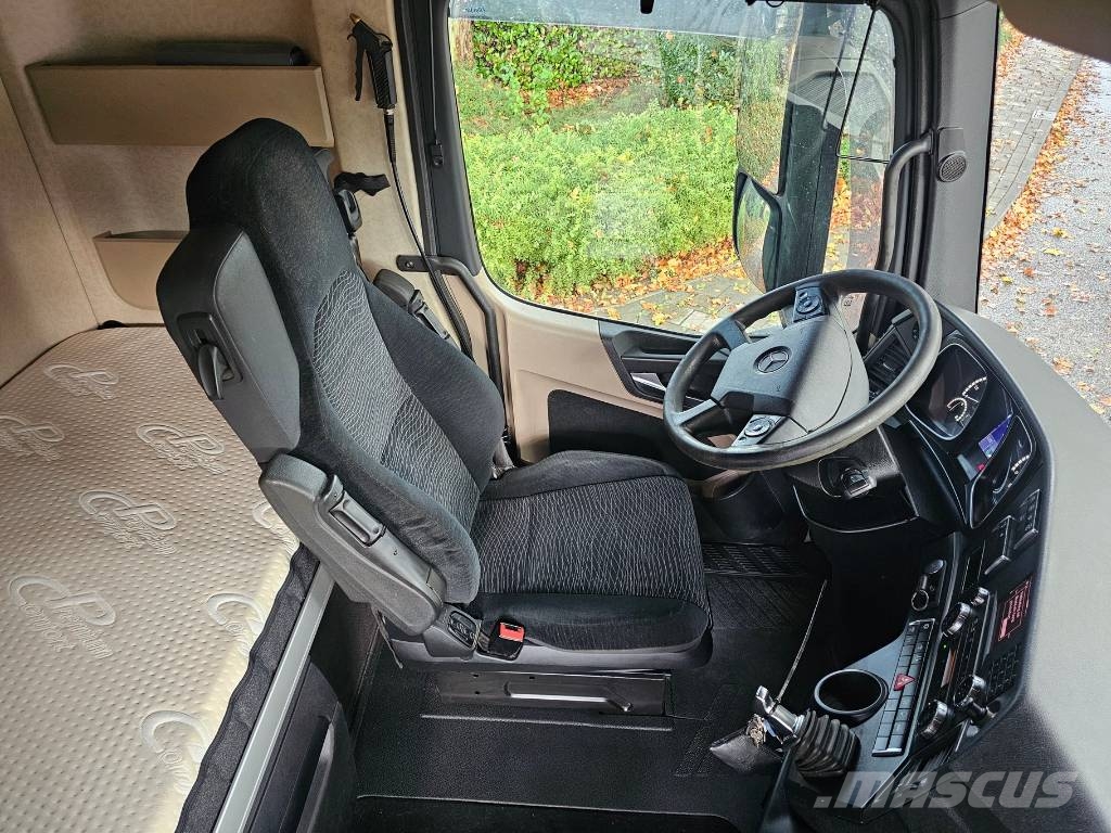 Mercedes-Benz Actros 4158 8x4 Heavy Haulage Tegljači