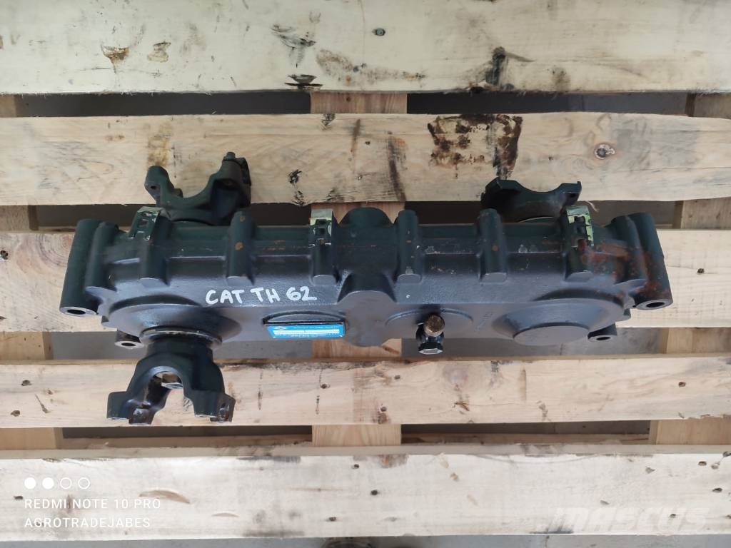 CAT Transmission transfer case DANA 306 79 CAT TH62 Transmissie