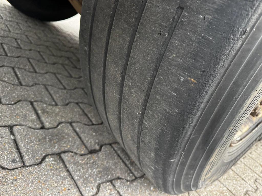 Krone Schuifzeil-Dak / SAF-Disc / Code XL / Huckepack نصف مقطورات بباب جانبي