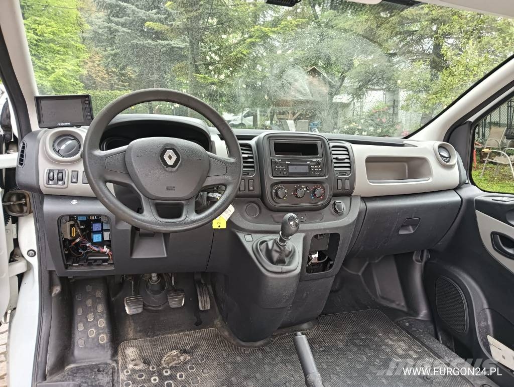 Renault TRAFIC PLATFORMA DO ZABUDOWY NR 904 شاحنة مقفلة
