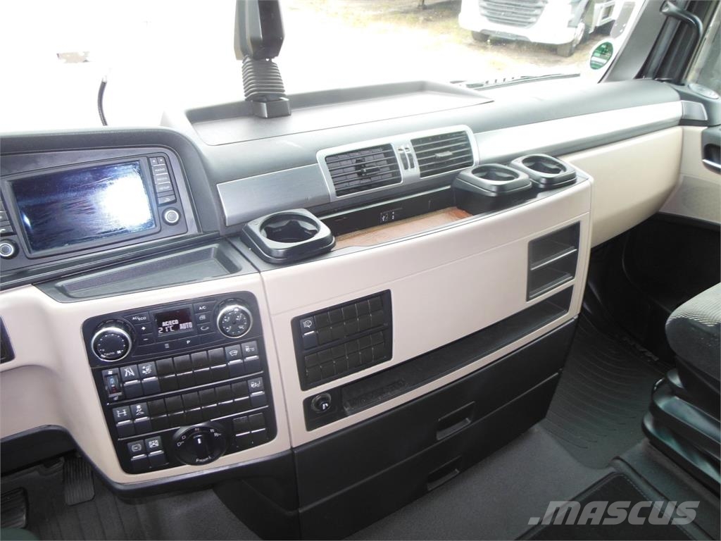 MAN TGX 18.460 XXL, LowDeck, Retarder Vetopöytäautot