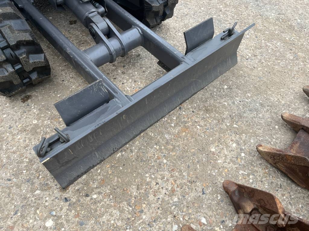 Volvo EC 18 E Mini bageri <7t