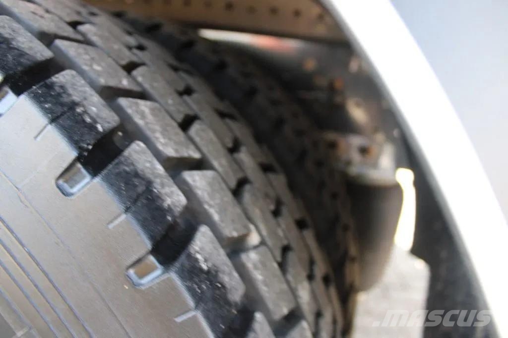 Iveco Eurocargo 120E21 + Euro 6 + Dhollandia Lift + euro شاحنات ذات هيكل صندوقي