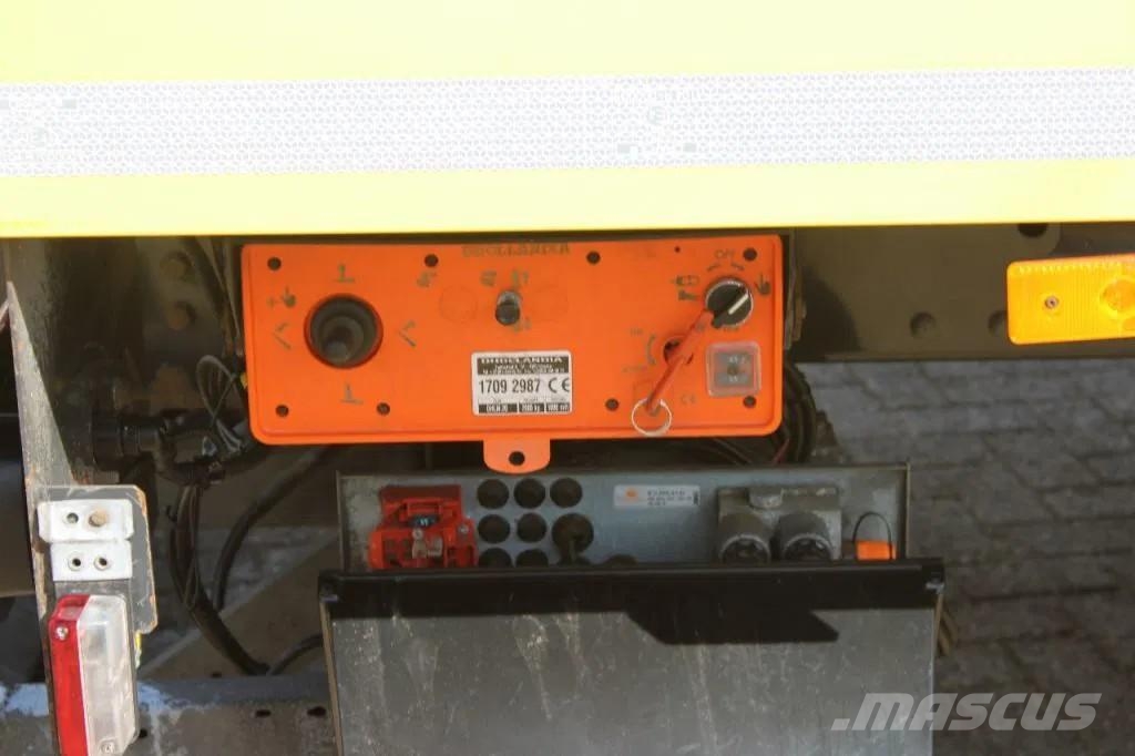 Iveco Eurocargo 120E21 + Euro 6 + Dhollandia Lift + euro شاحنات ذات هيكل صندوقي