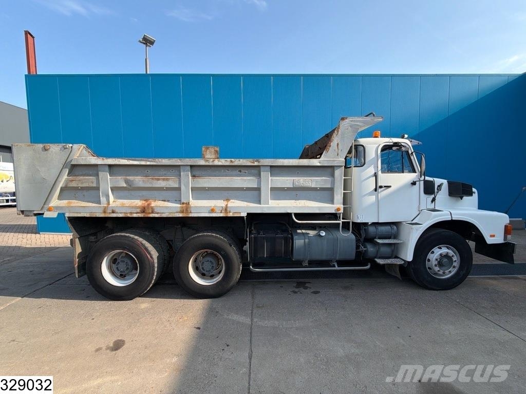 Volvo N 1064 6x4, leaf suspension, PTO, hydraulics شاحنات قلابة