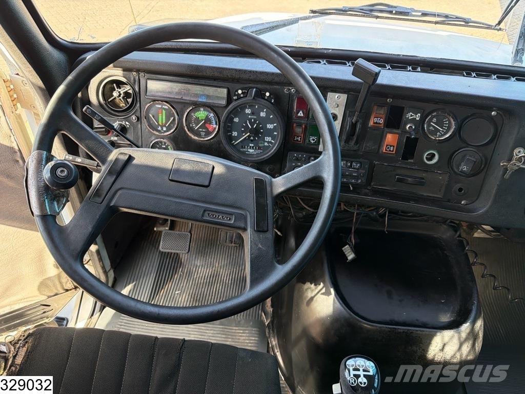 Volvo N 1064 6x4, leaf suspension, PTO, hydraulics شاحنات قلابة