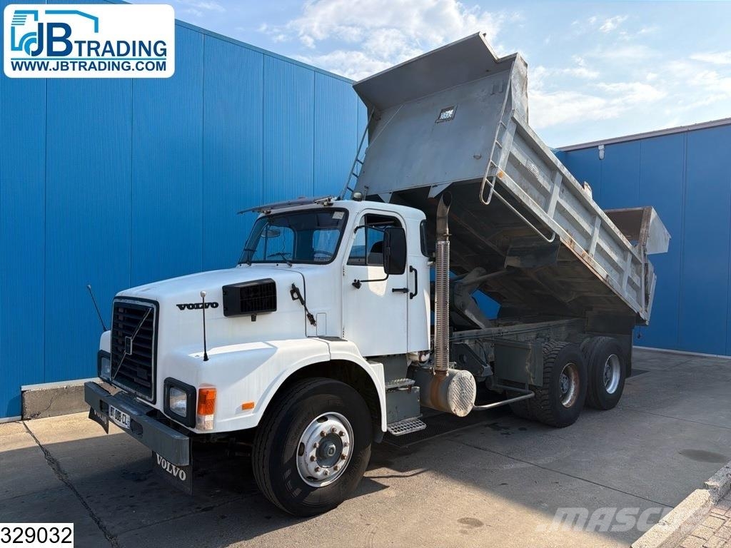 Volvo N 1064 6x4, leaf suspension, PTO, hydraulics شاحنات قلابة