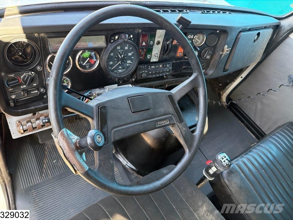 Volvo N 1064 6x4, leaf suspension, PTO, hydraulics شاحنات قلابة