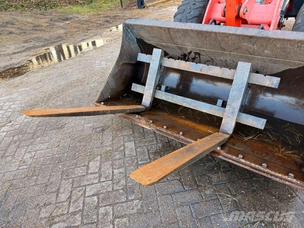 Kubota R 070 - 4x4 KNIKLADER - Mini-SHOVEL - RADLADER + V Utovarivači na točkove