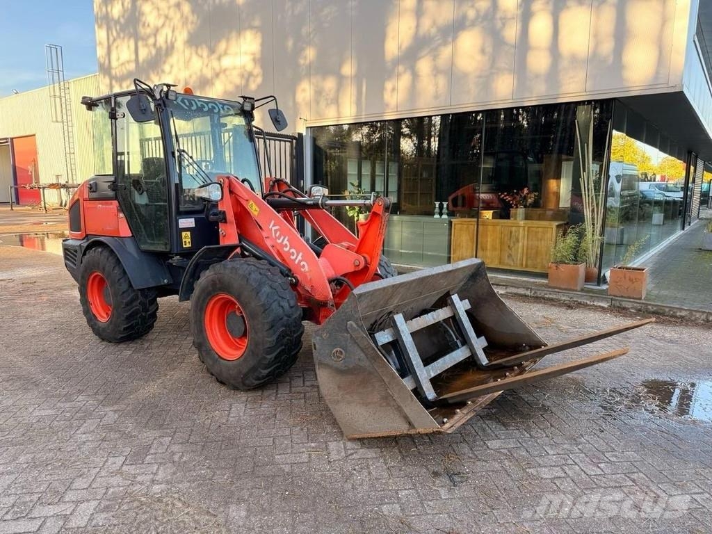 Kubota R 070 - 4x4 KNIKLADER - Mini-SHOVEL - RADLADER + V Utovarivači na točkove
