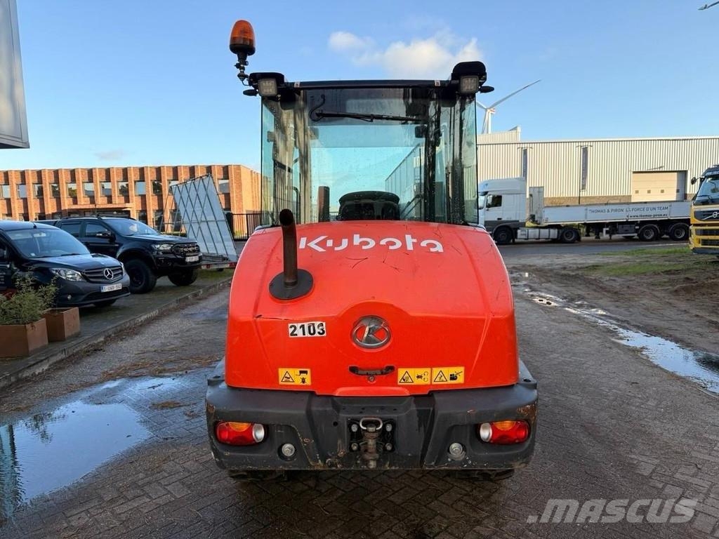 Kubota R 070 - 4x4 KNIKLADER - Mini-SHOVEL - RADLADER + V Utovarivači na točkove