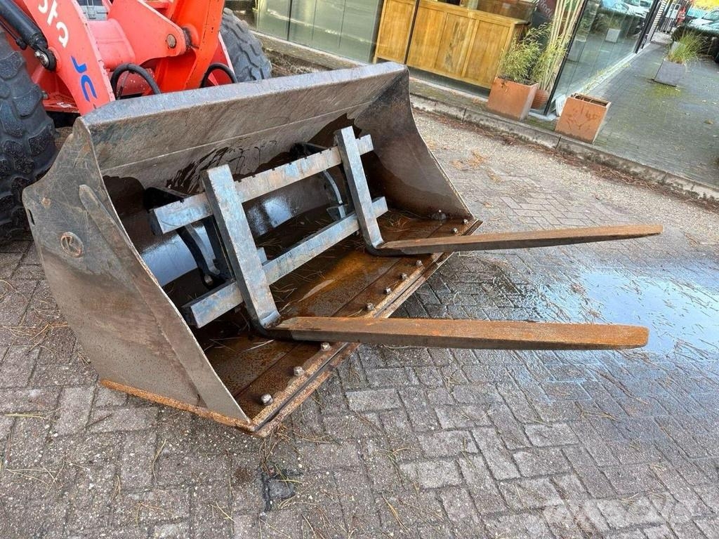 Kubota R 070 - 4x4 KNIKLADER - Mini-SHOVEL - RADLADER + V Utovarivači na točkove