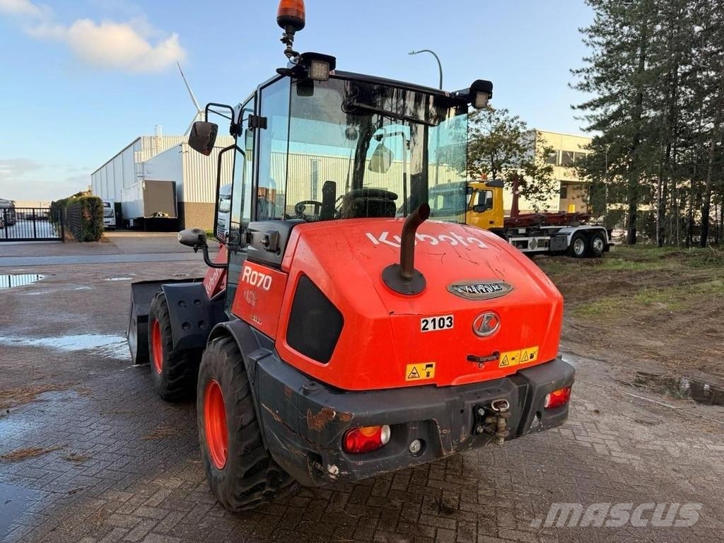 Kubota R 070 - 4x4 KNIKLADER - Mini-SHOVEL - RADLADER + V Utovarivači na točkove