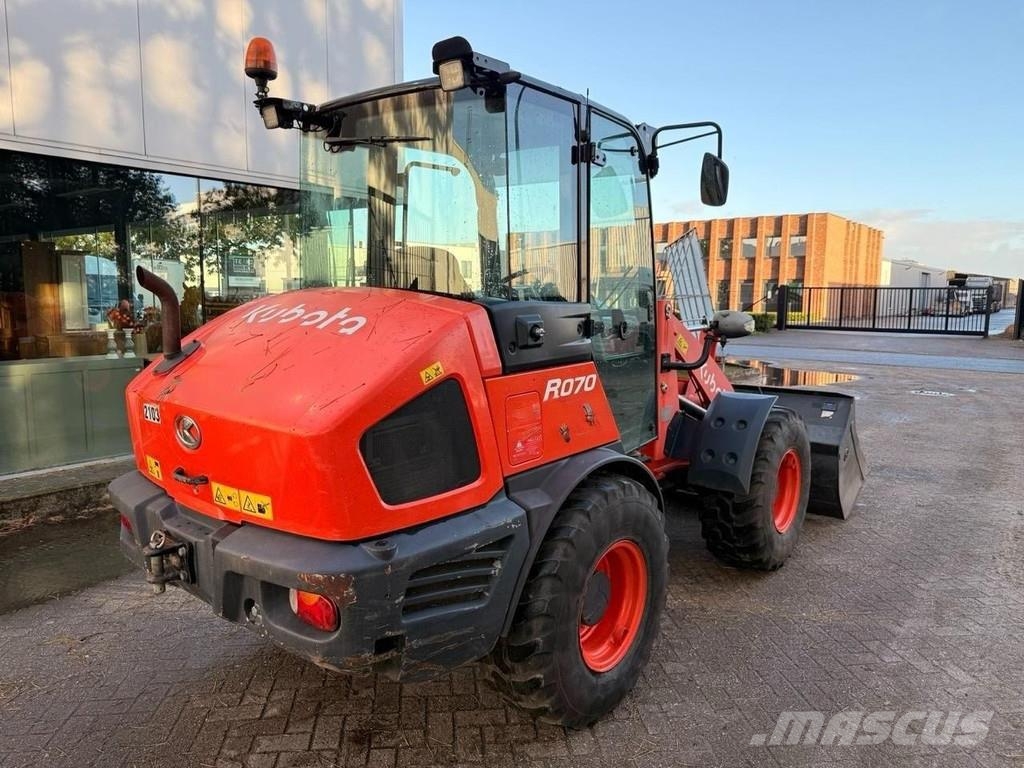 Kubota R 070 - 4x4 KNIKLADER - Mini-SHOVEL - RADLADER + V Utovarivači na točkove