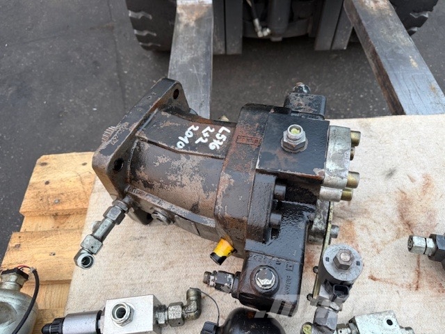 Liebherr L 576 hydraulic motor 11000536 Hidráulica