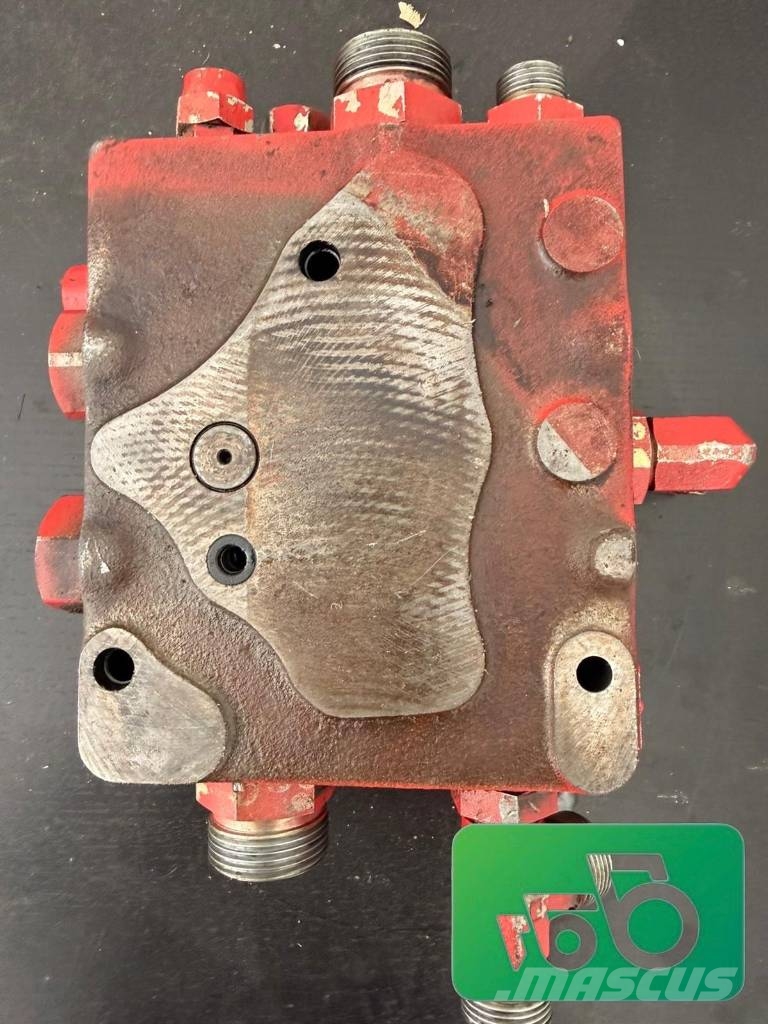 McCormick MTX 185 Rexroth 607450 Priority Valve الشاسيه والتعليق