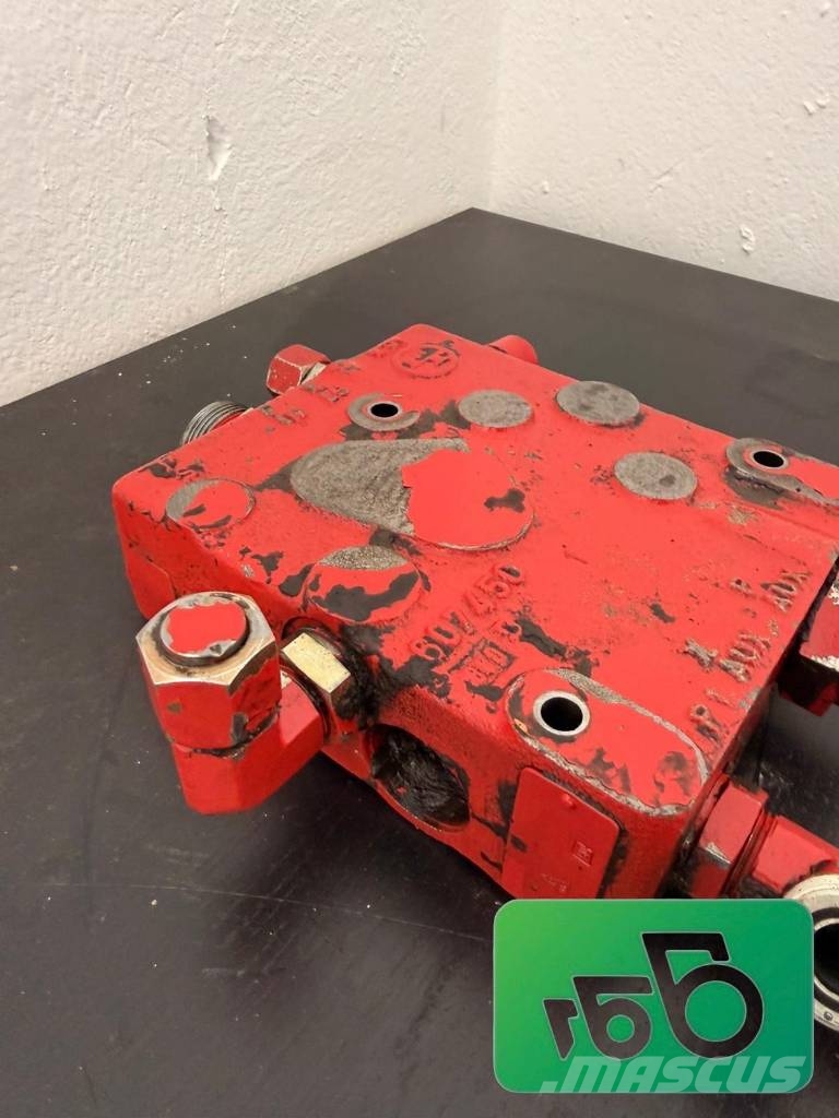 McCormick MTX 185 Rexroth 607450 Priority Valve الشاسيه والتعليق