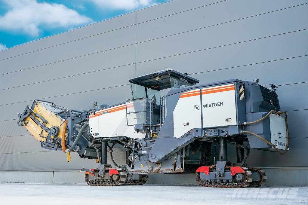 Wirtgen W 220 FI アスファルトコールドミリングマシーン
