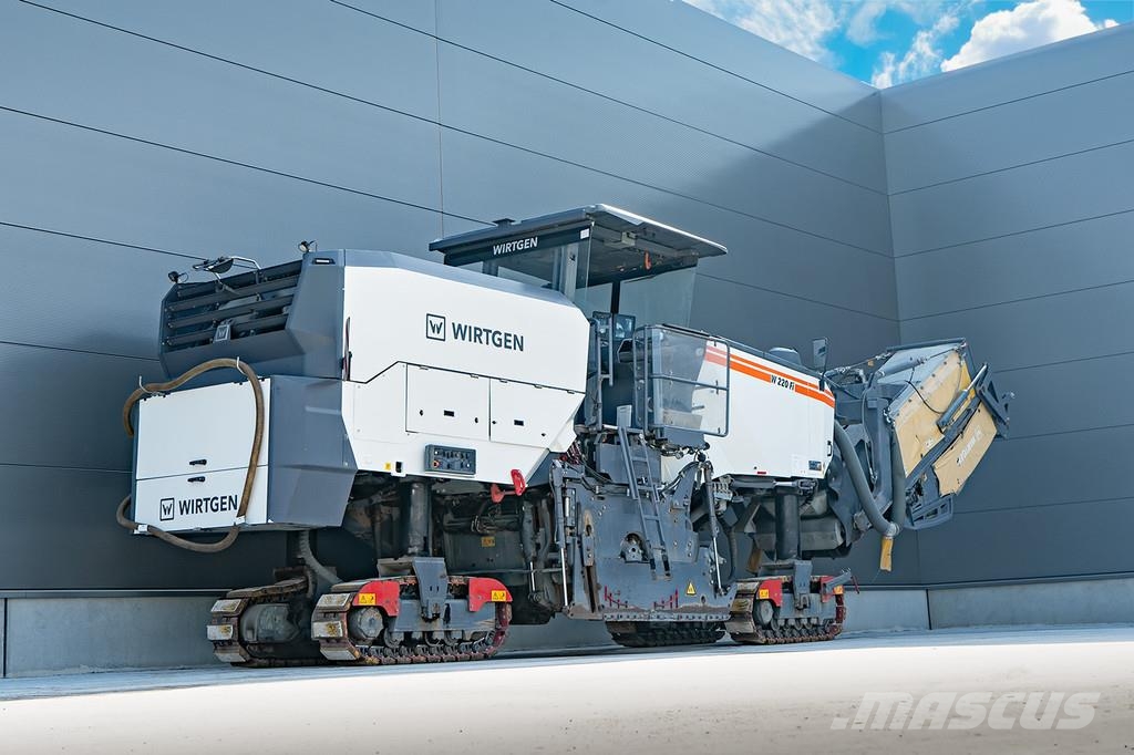 Wirtgen W 220 FI アスファルトコールドミリングマシーン