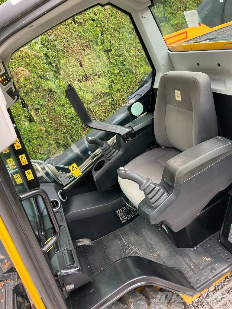JCB Robot 330 Bobcat S 770 Kompaktlastare