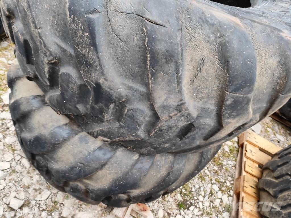 Nokian 710/45-26.5 Renkaat ja vanteet