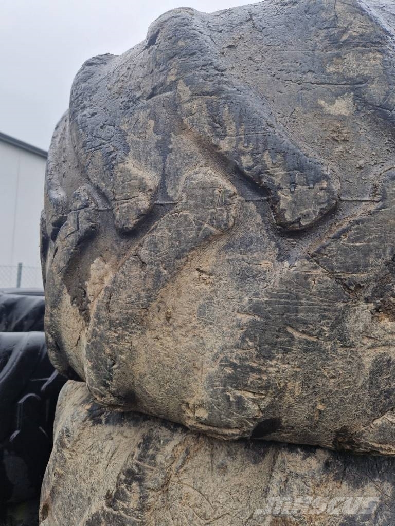 Nokian 710/45-26.5 Renkaat ja vanteet