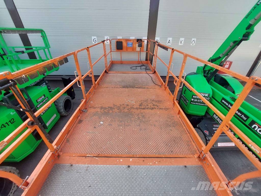 JLG 330 LRT Sakselifter
