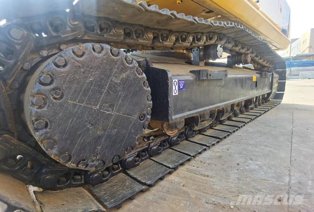 Komatsu PC 360 Paletli ekskavatörler