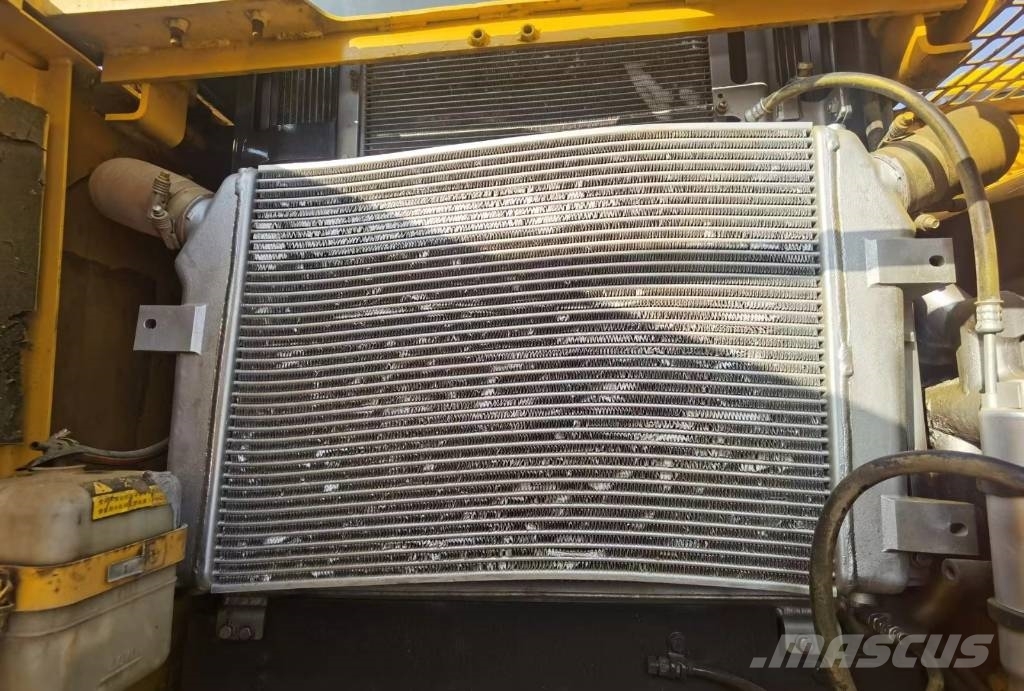 Komatsu PC 360 Paletli ekskavatörler