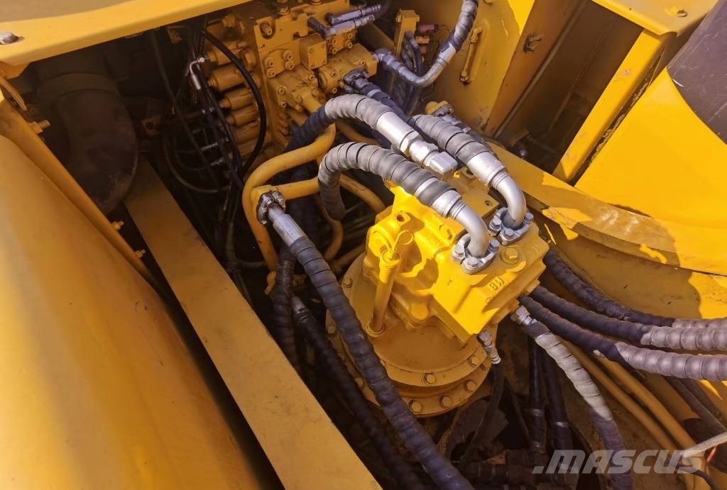Komatsu PC 360 Paletli ekskavatörler